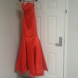 I'm selling a dress